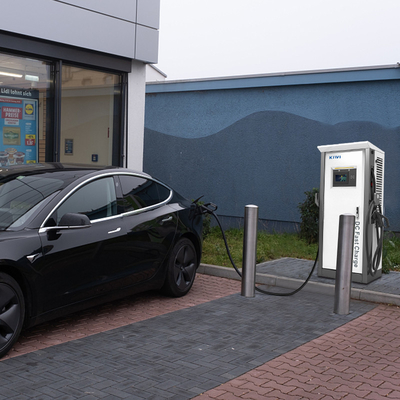 60KW Standstufen Stufe 3 CCS Typ 1 Chademo EV Schnellladegeräte für schnelle und schnelle Ladevorgänge