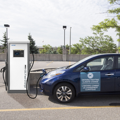 AC 0A-92A Eingangsstrombereich 60KW Gleichstrom 0-100A Ausgangsstrom CCS-Autoladegerät für Benz EQC
