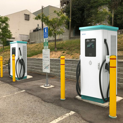 240KW Gleichstrom-Ausgangsstrom 60kw CCS Chademo EV-Ladegerät Ocpp16.j Dual Gun Schnellladegerät