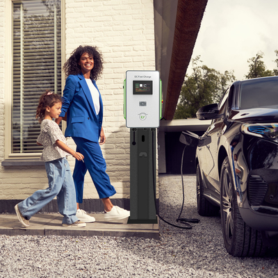 Elektroauto-Ladestelle OEM Stufe 3 Wandmontage 30kW Gleichstrom-Schnellladegerät CCS1 CCS2 GB/T